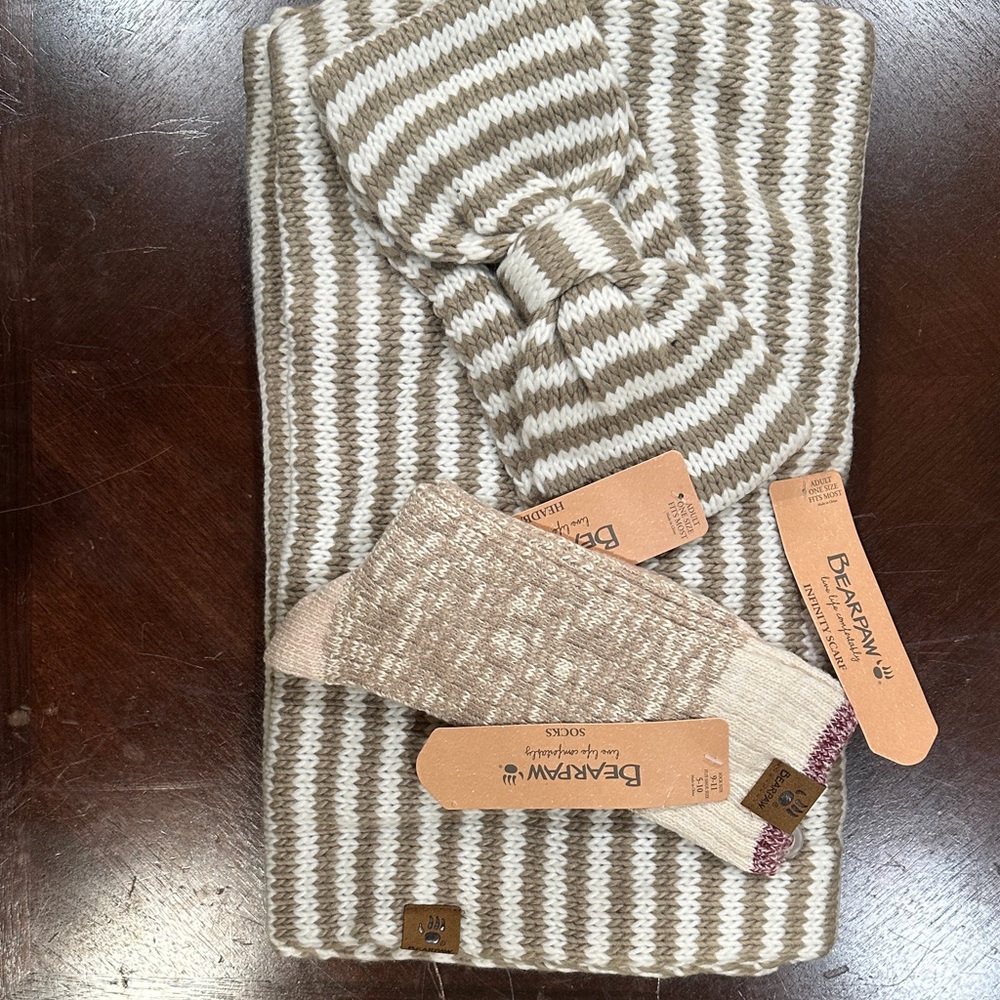 Bearpaw Striped Beige and Cream Knit Set
